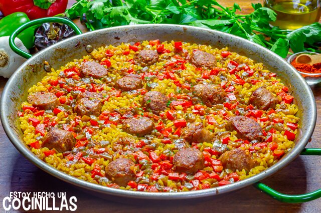 Arroz con salchichas