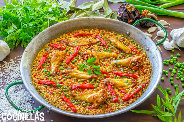 Arroz con alitas de pollo