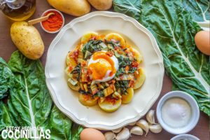 Acelgas a la gallega con huevos escalfados